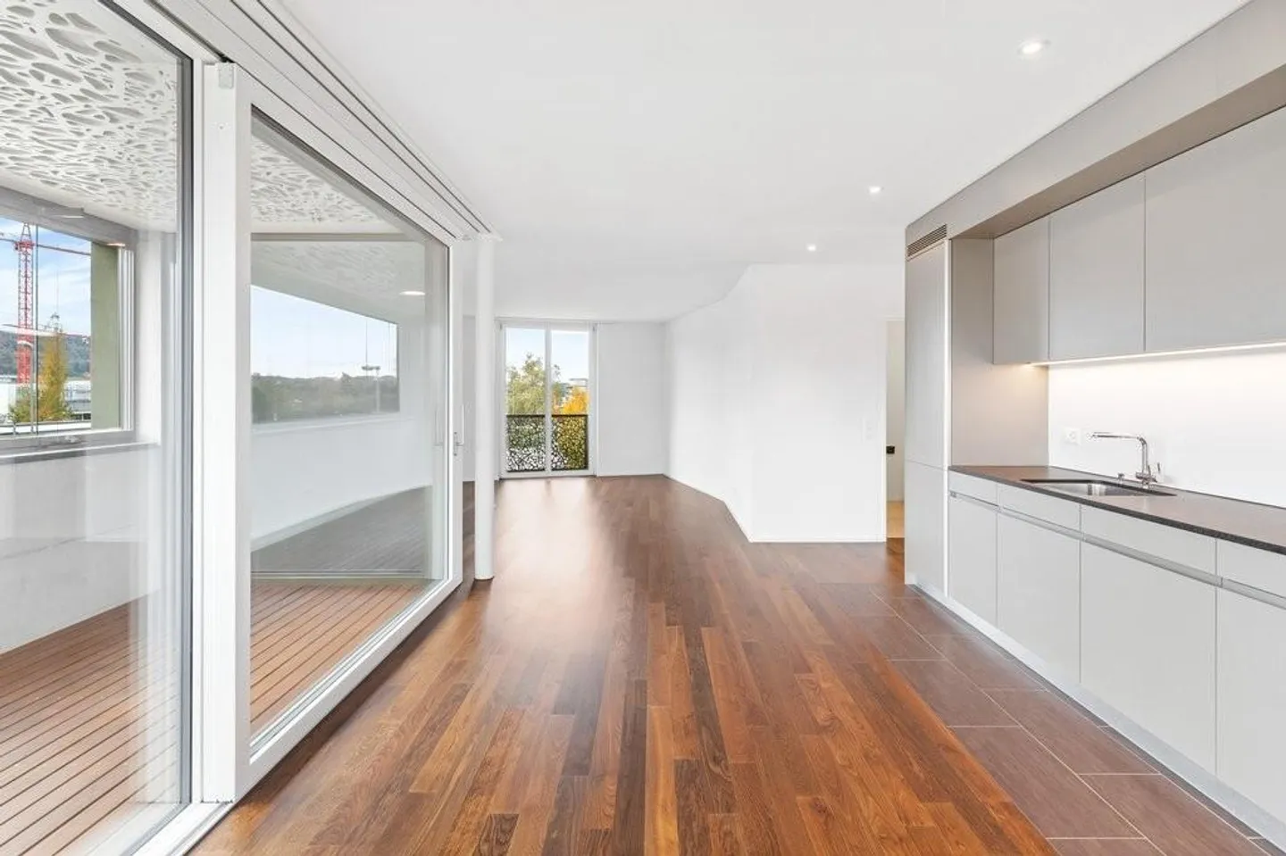 Central, modern, close to nature - Photo 3 of 11