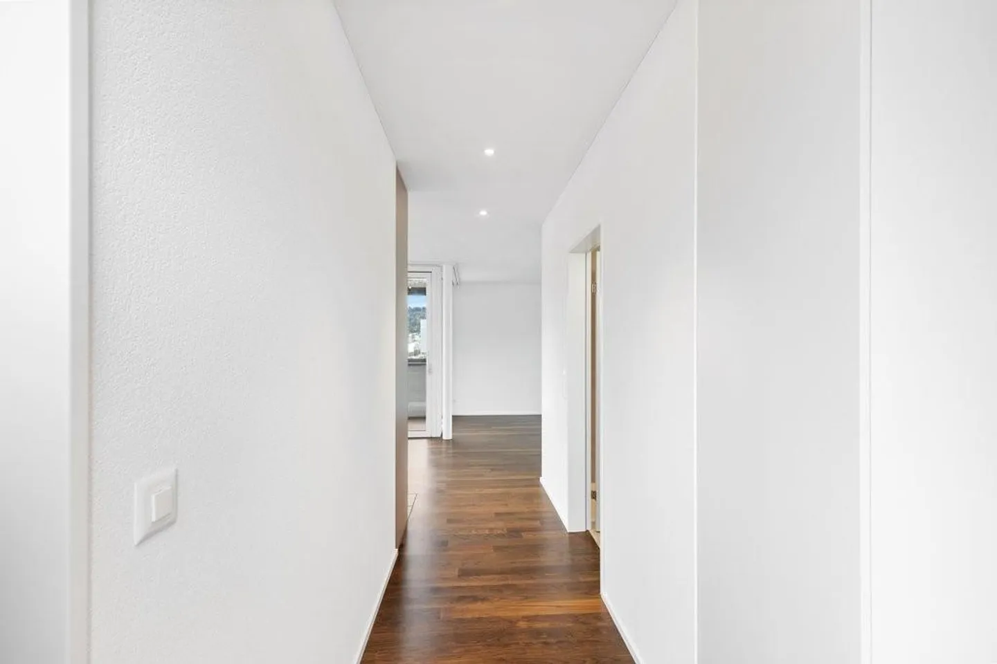 Central, modern, close to nature - Photo 5 of 11