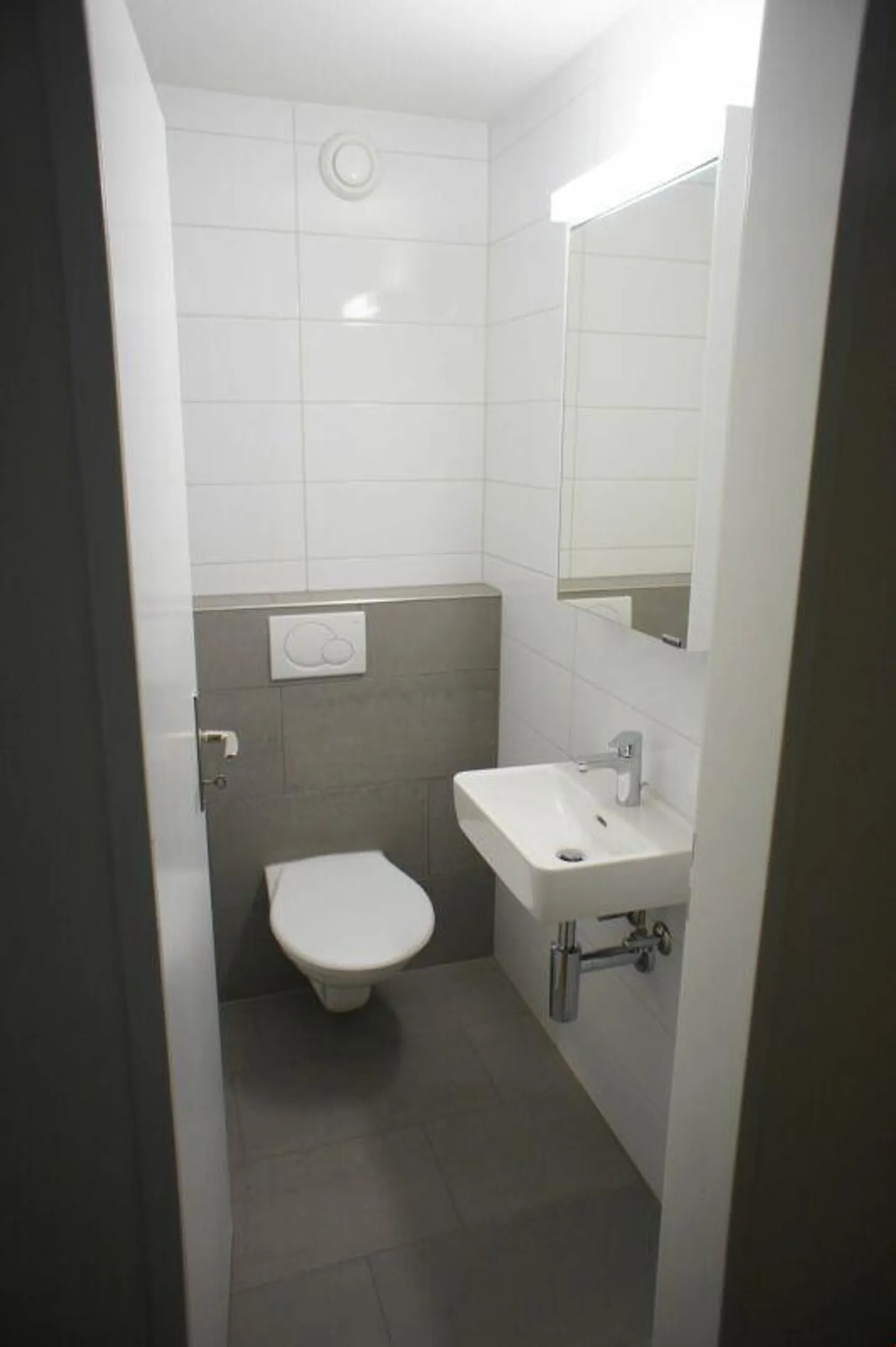 Top Moderne Vie, situé au centre avec une magnifique vue sur le lac! - Photo 8 sur 12