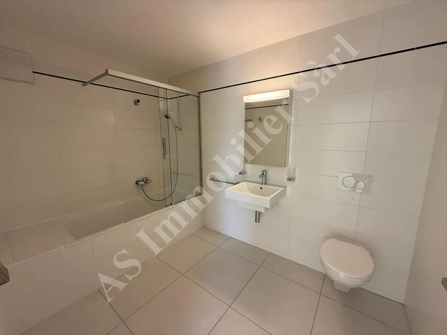 * * * * * * * À VENDRE EN EXCLUSIVITÉ * * * * * * * MAGNIFIQUE APPARTEMENT DE 2. - Photo 8 sur 12
