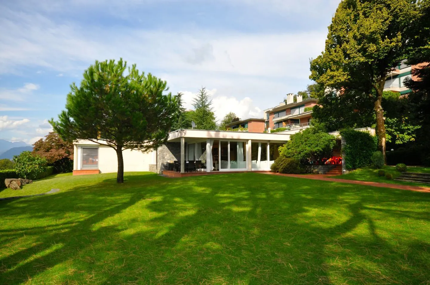 Villa avec jardin et piscine à vendre à Montagnola, lac de Lugano - Photo 1 sur 14