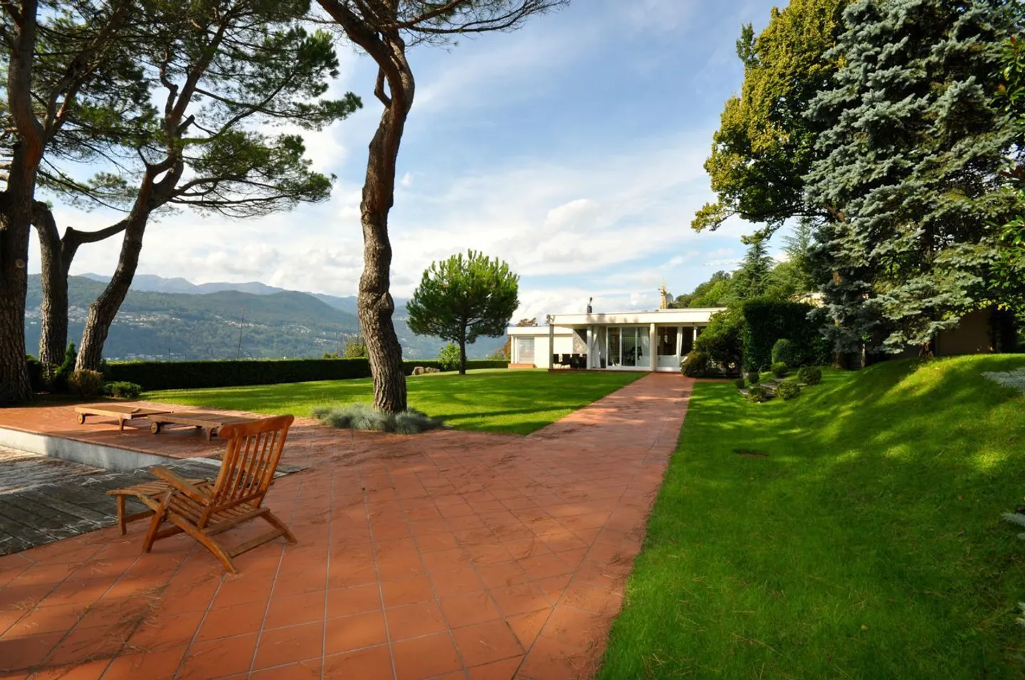 Villa avec jardin et piscine à vendre à Montagnola, lac de Lugano - Photo 2 sur 14