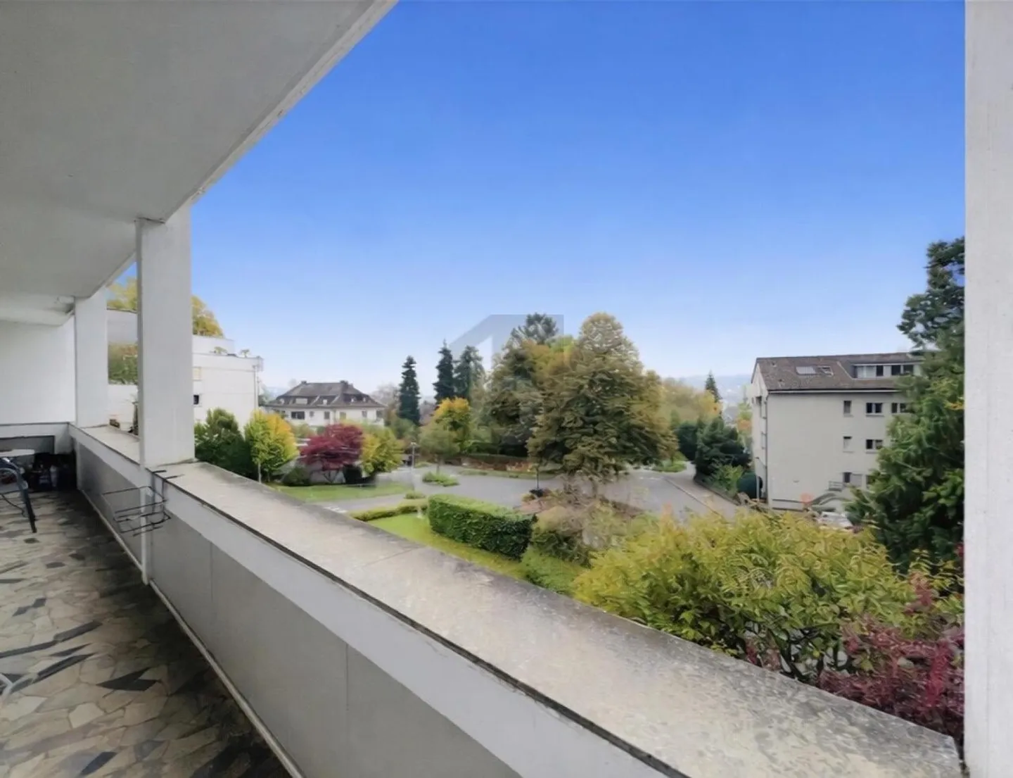 Charming Apartment with Garden - Photo 5 of 6