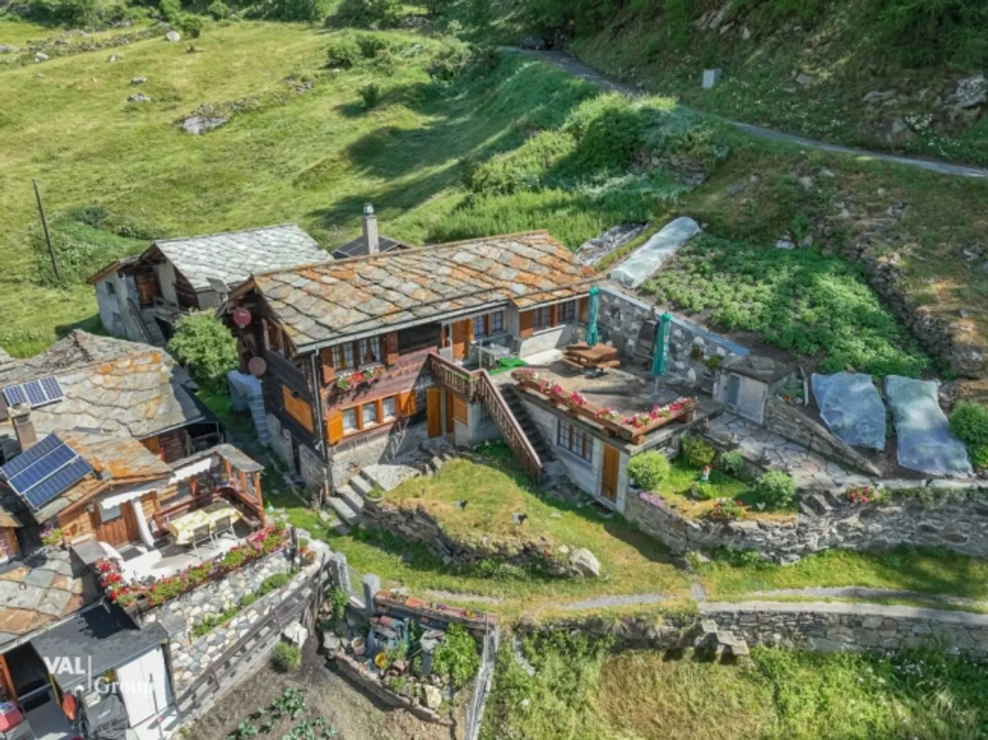 «3.5 Zimmer Wohnung in einer heimeligen Alphütte» - Foto 1 von 18