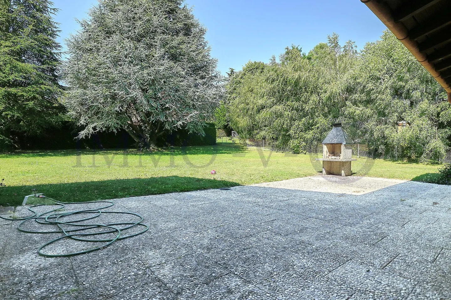 Geräumige Villa mit idyllischem Garten - Foto 5 von 11