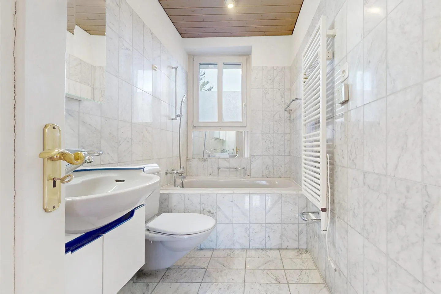 Moderne Wohnung mit Galerie - Foto 8 von 9