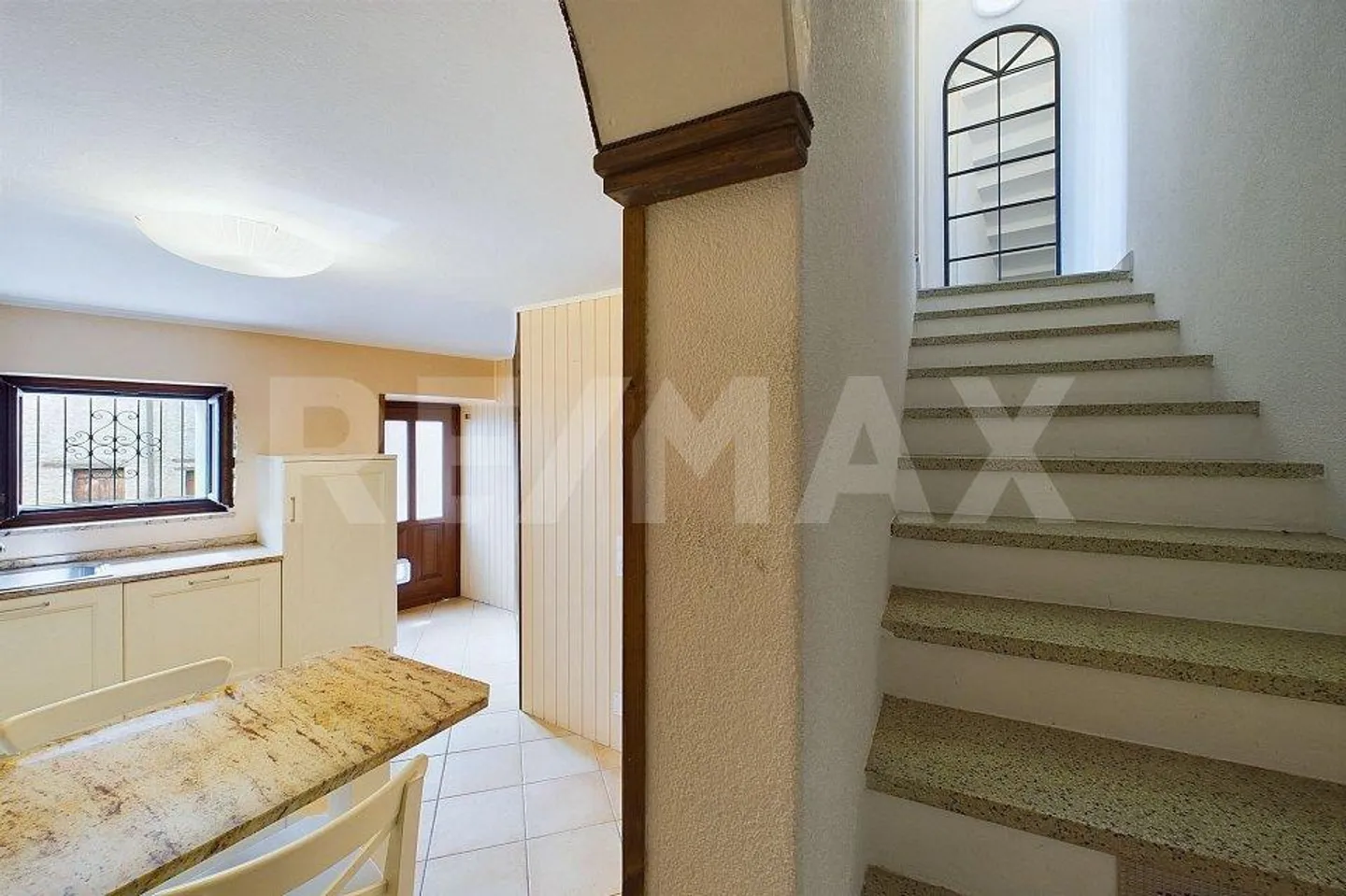 Central Located Core House - Photo 9 of 13