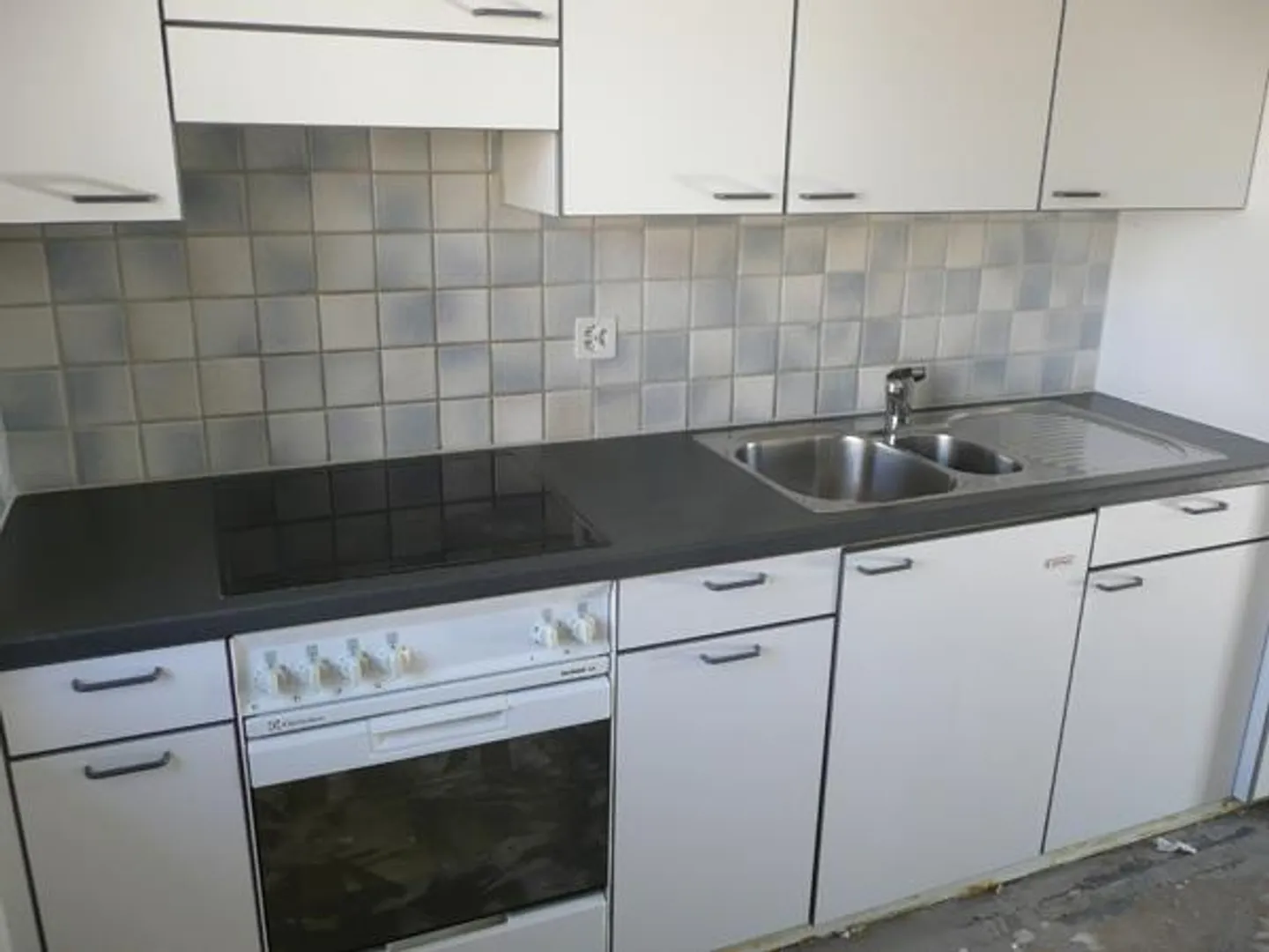 Quiet, beautiful residential area in Oberwinterthur - Photo 3 of 5