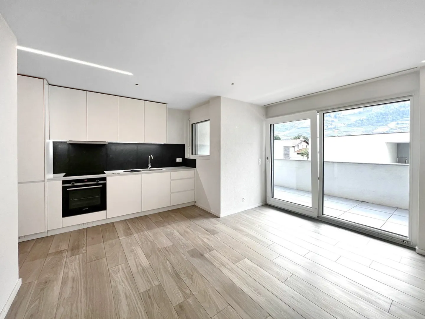 Magnifico studio moderno - Foto 1 di 3