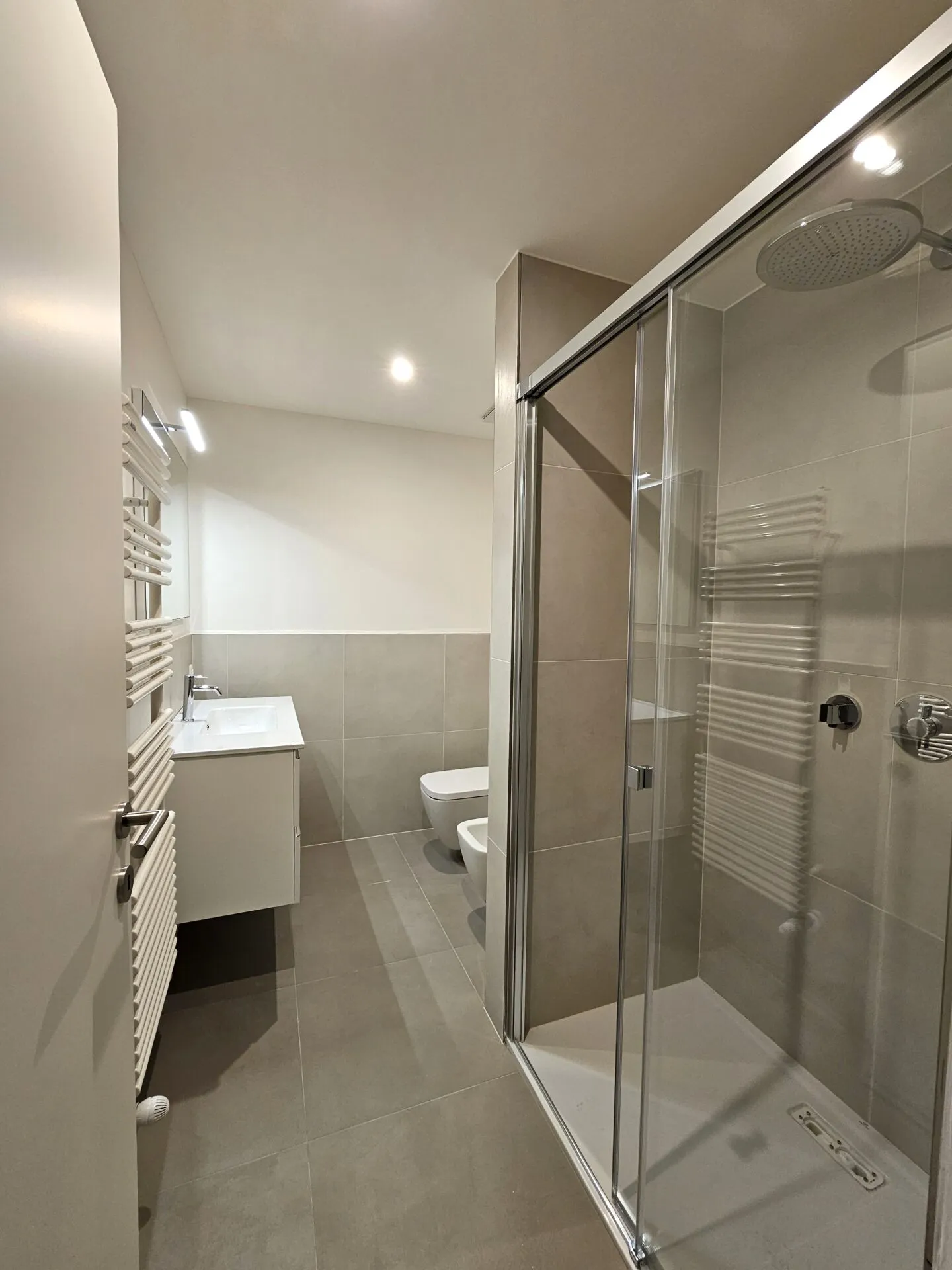 Nouveau 2.5 pièces - Photo 2 sur 2