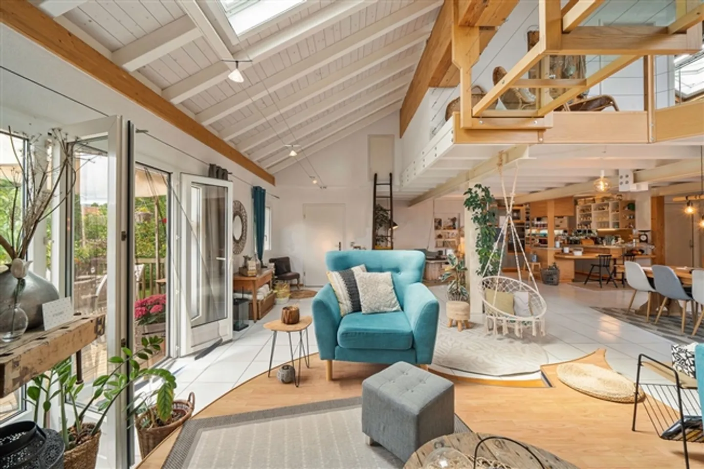 Light and space for this 4.5-room maisonette with terrace in Villaz-St-Pierre (Fuyens) - Photo 3 of 13