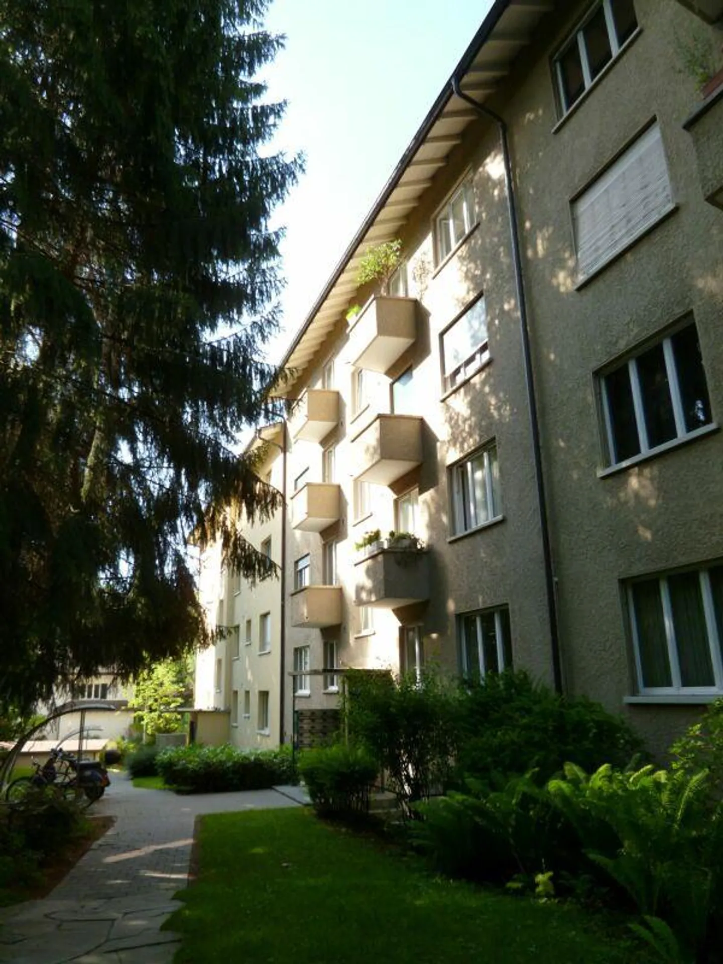 2-room apartment in Schosshalden neighborhood seeks new tenants - Photo 1 of 5