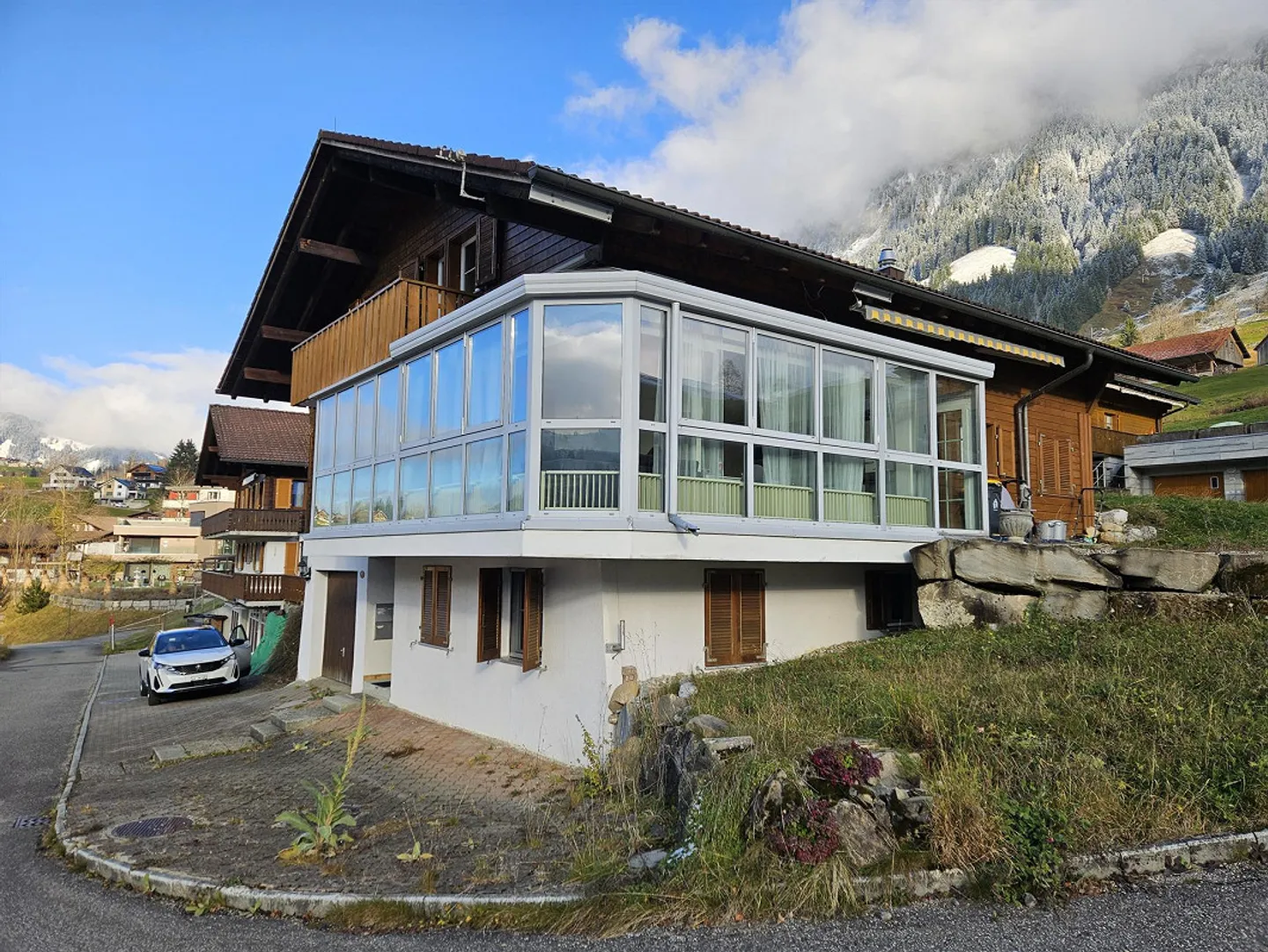 Single-family house with studio and holiday apartment - Photo 1 of 12