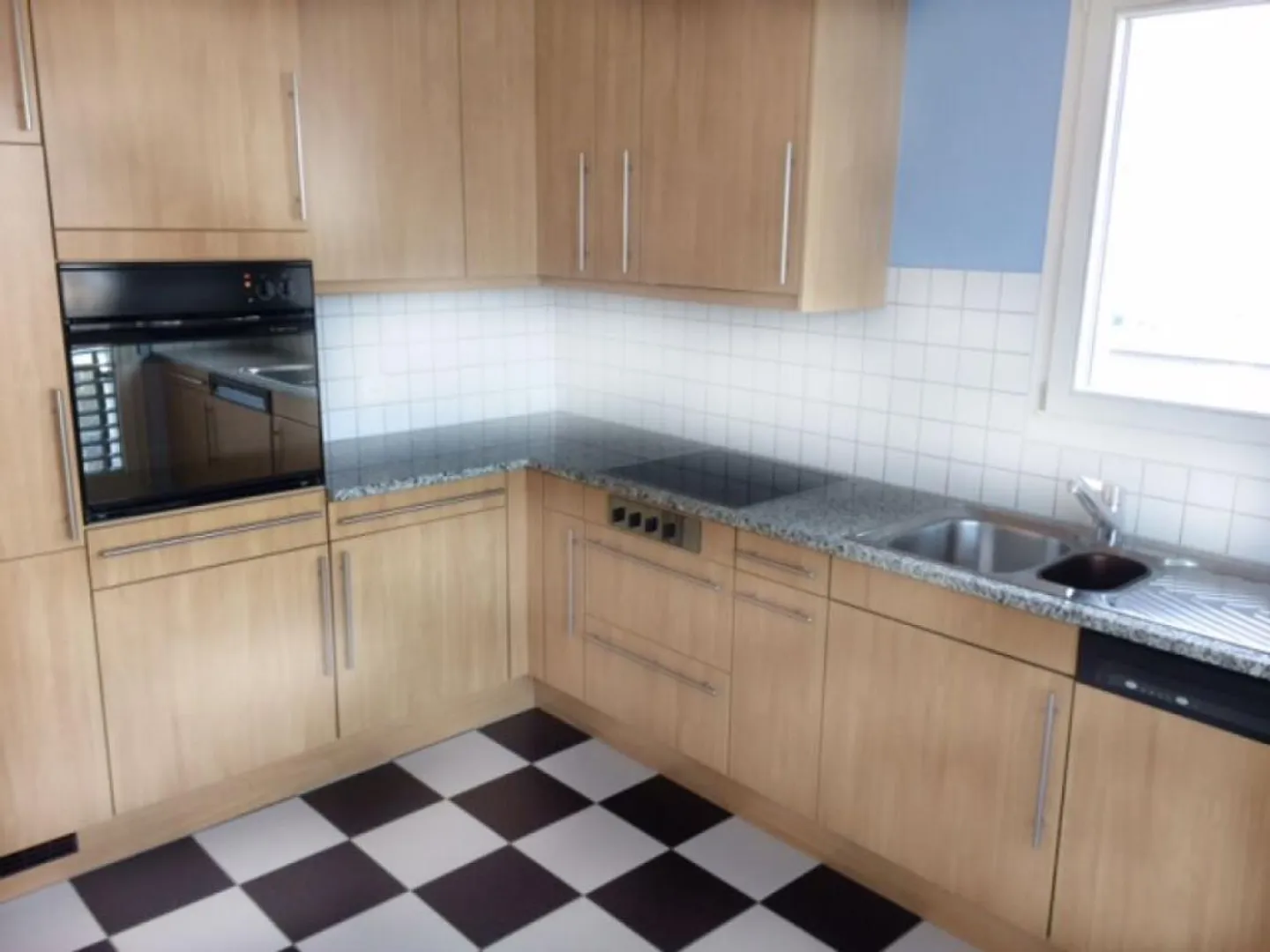 Appartement lumineux au centre de Sarnen - Photo 2 sur 5