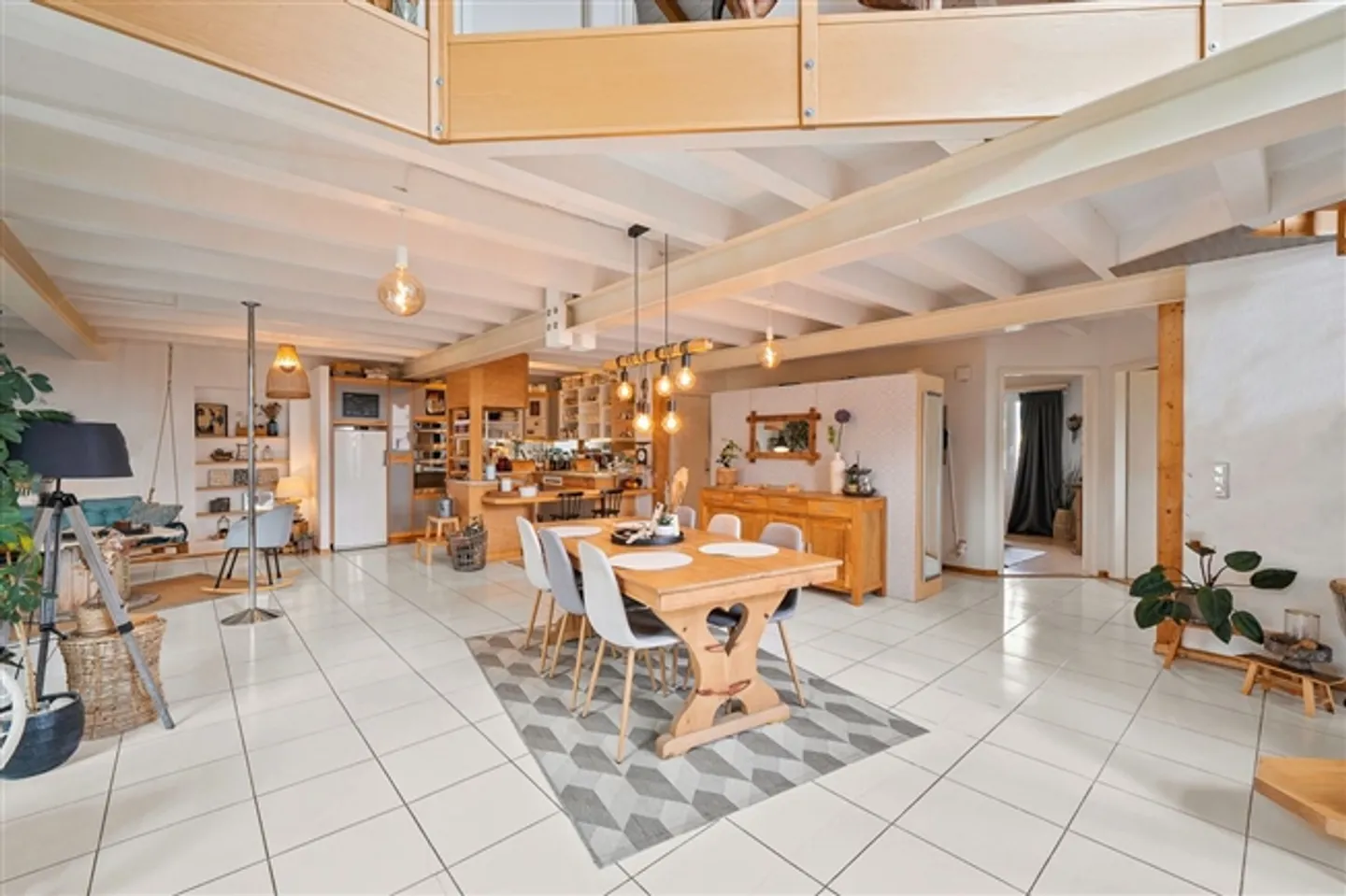 Light and space for this 4.5-room maisonette with terrace in Villaz-St-Pierre (Fuyens) - Photo 5 of 13