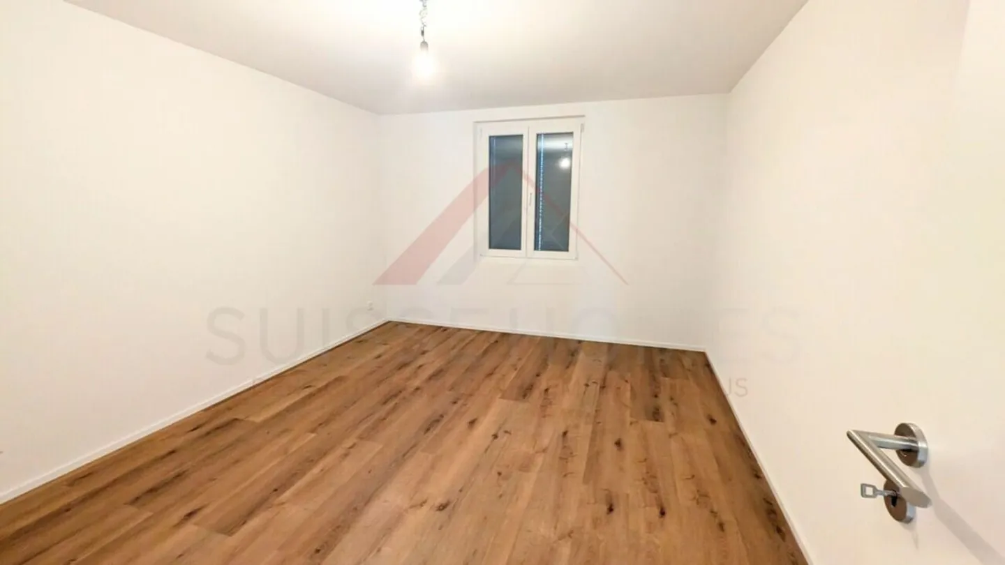 Charmantes Einfamilienhaus in Niederbipp - grosszügig renoviert, viel Platz und Potenzial - Foto 5 von 13