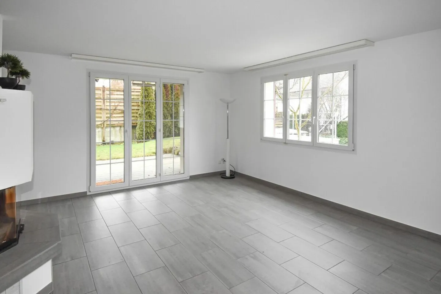 A Home to Arrive - Detached Single-Family House - Photo 8 of 23