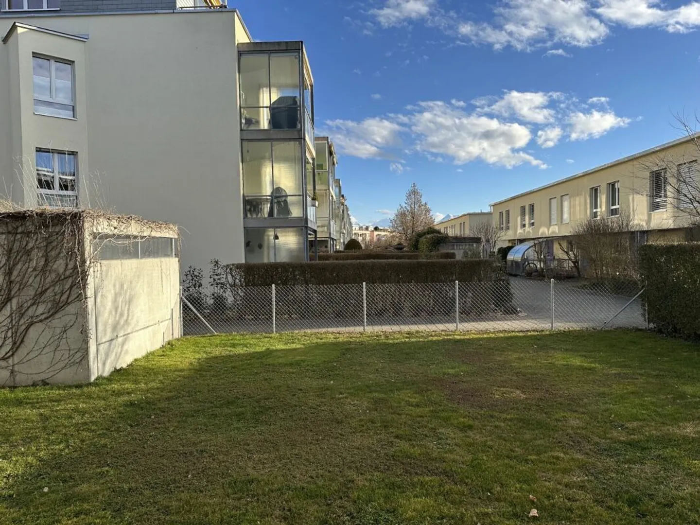 Great office spaces with WC, terrace, garden share, and parking space - Photo 8 of 11