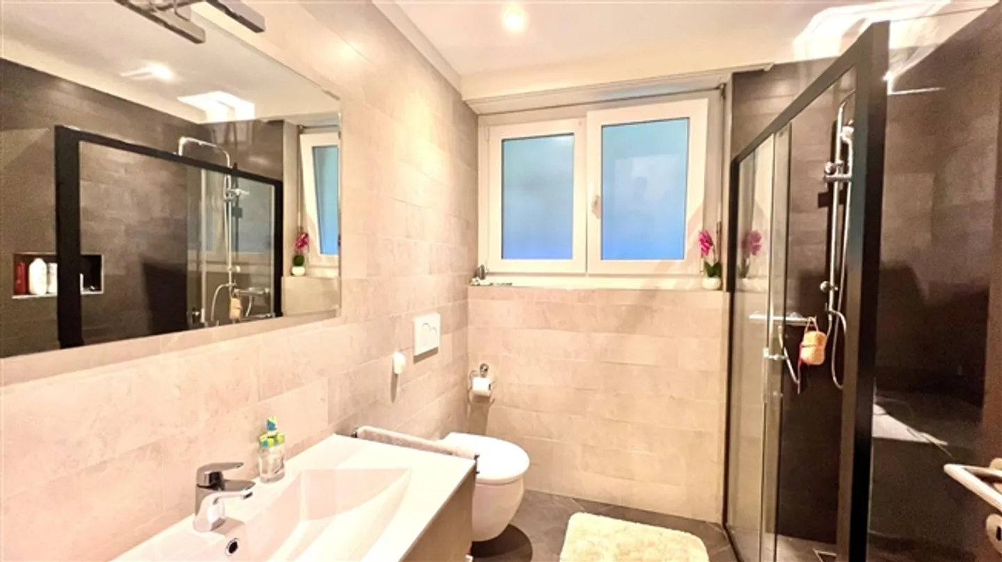 Comfortable 3.5-room apartment for sale in Savosa, Switzerland - Photo 6 of 10