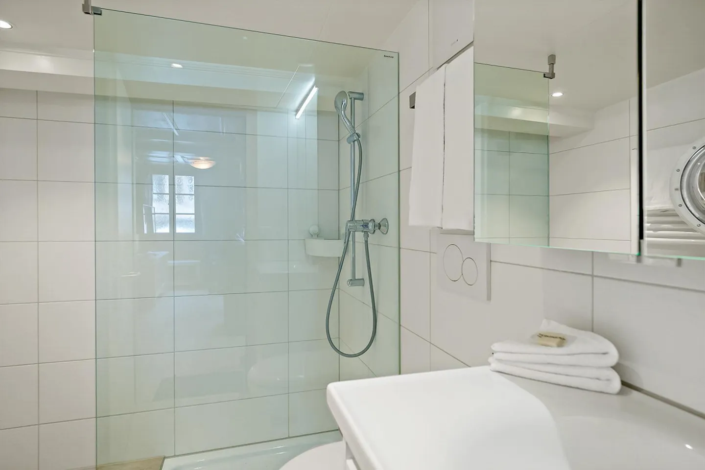 3.5 room apartment furnished - Photo 8 of 9