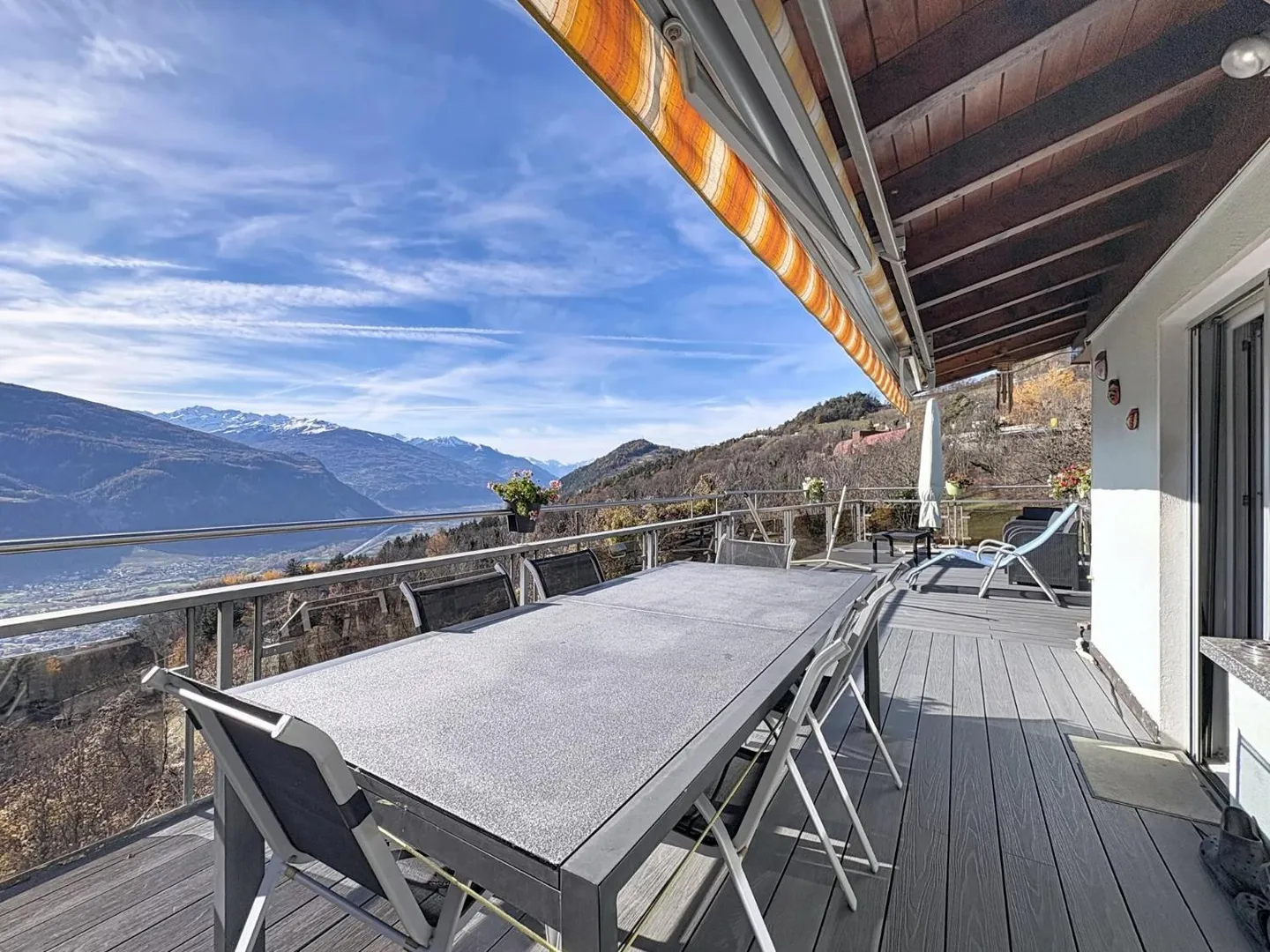 Villa spaziosa, vista panoramica e jacuzzi - Foto 7 di 13