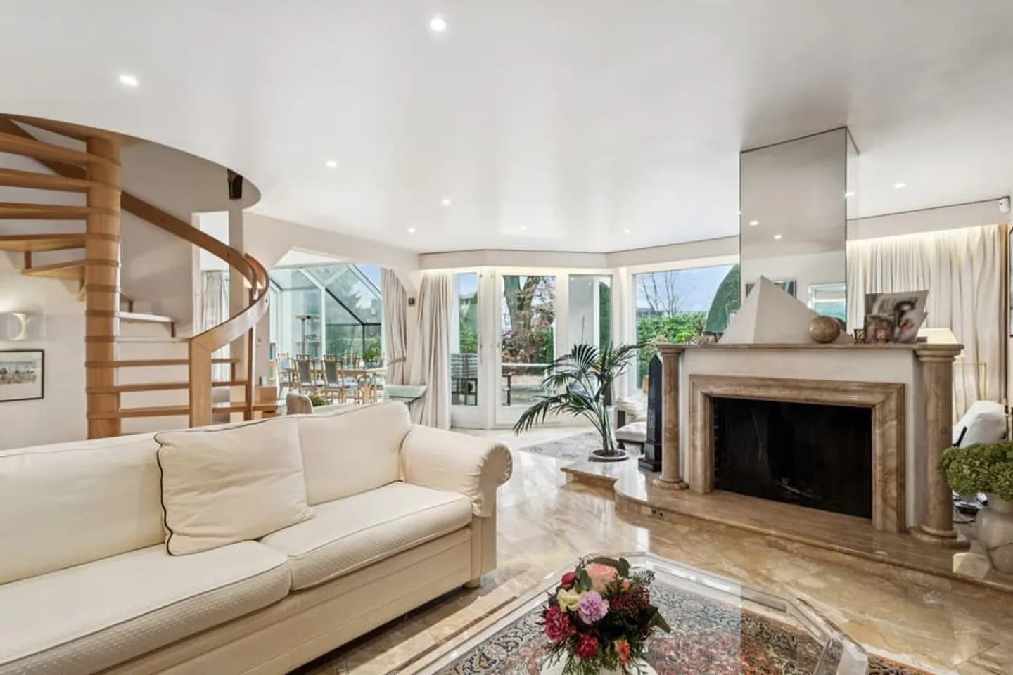 Splendida casa a schiera di 10 stanze con appartamento in affitto - Foto 5 di 9