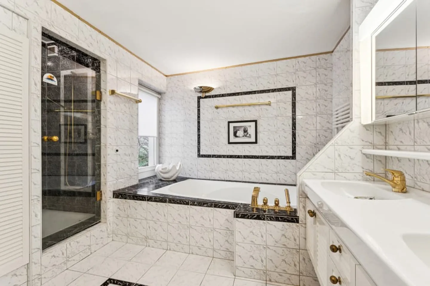 Splendida casa a schiera di 10 stanze con appartamento in affitto - Foto 7 di 9