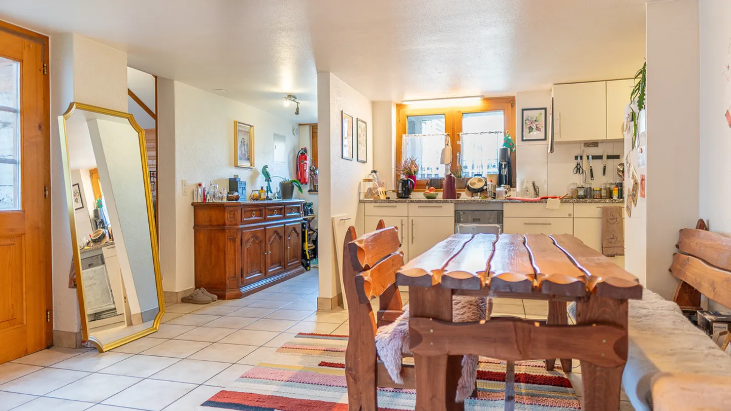 Appartement charmant dans une maison valaisanne rustique au-dessus de Visp - Photo 7 sur 13