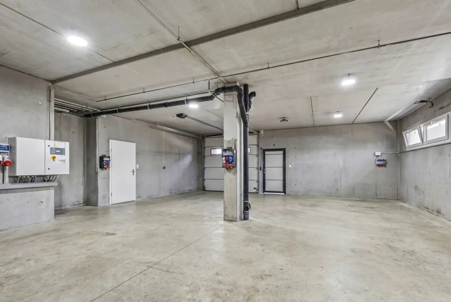 Propriété résidentielle et commerciale moderne avec un concept d'utilisation polyvalent - Photo 14 sur 17
