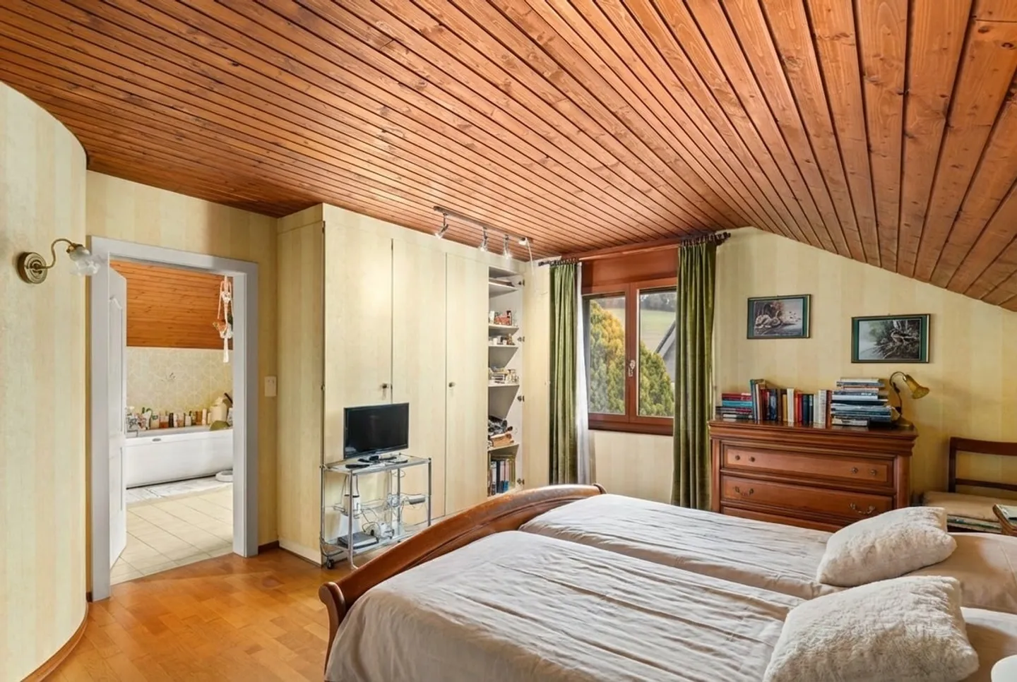 Rare villa individuelle avec studio indépendant &amp; vaste jardin - Photo 9 sur 17