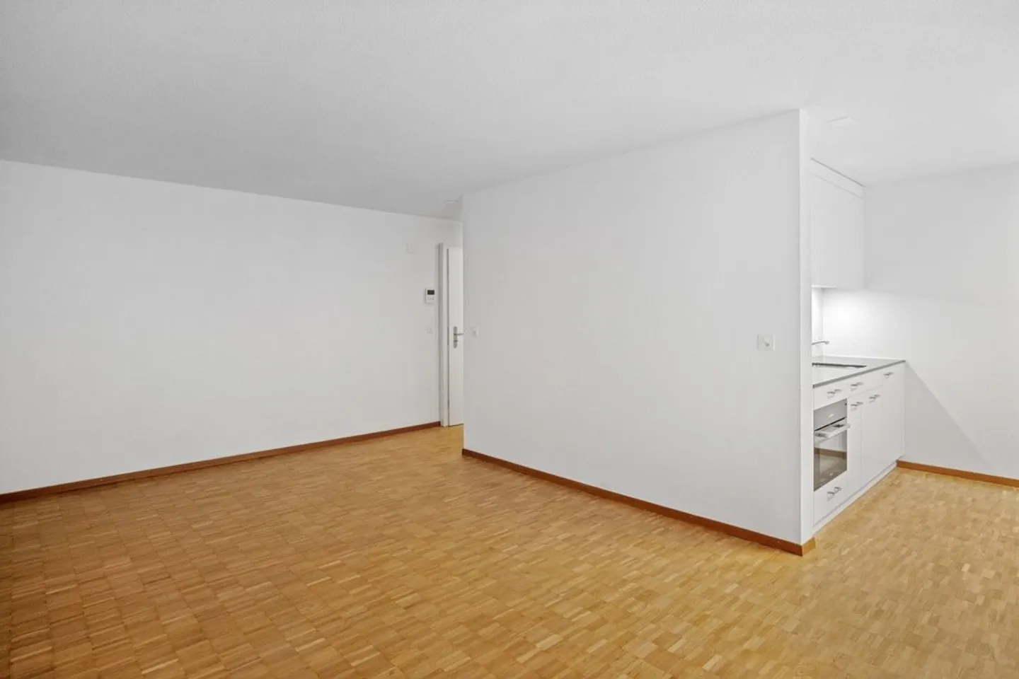 Central City Apartment Directly on the Limmat - Photo 4 of 8