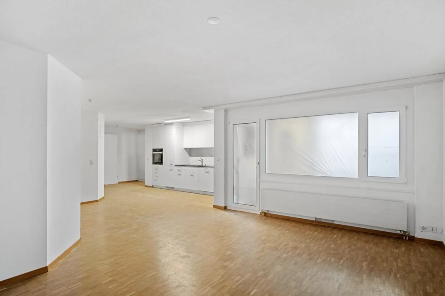 Central City Apartment Directly on the Limmat - Photo 5 of 8