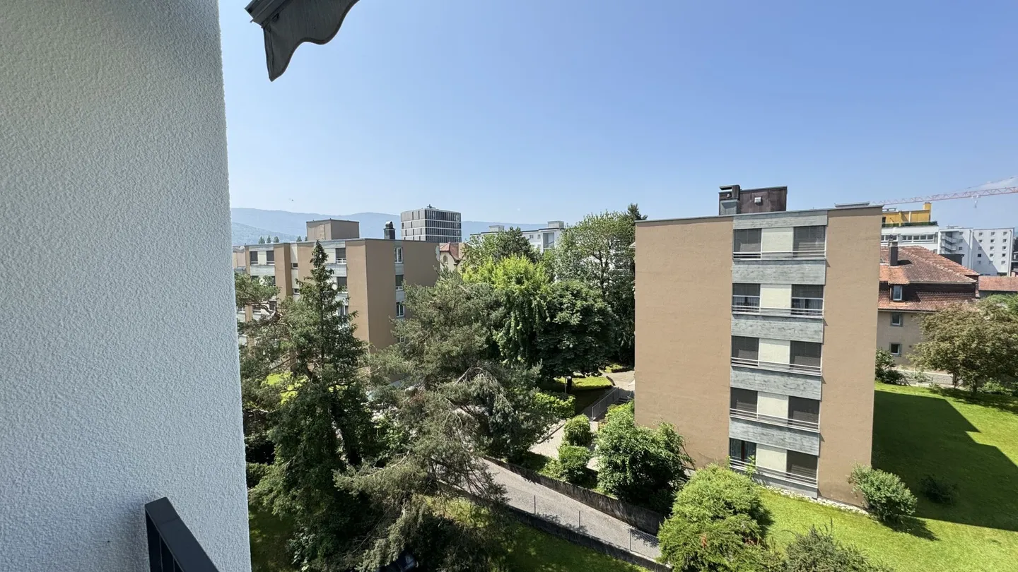 Renovierte 4,5-Zimmer-Wohnung mit herrlichem Blick und einem sehr schönen Garten - Foto 15 von 15
