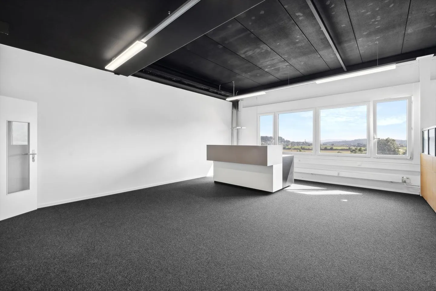 Espace de bureau attrayant dans un emplacement central à Oberentfelden - Photo 2 sur 3