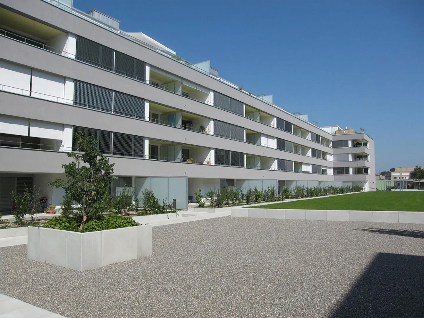 Helle Wohnung mit Balkon - Foto 2 von 7