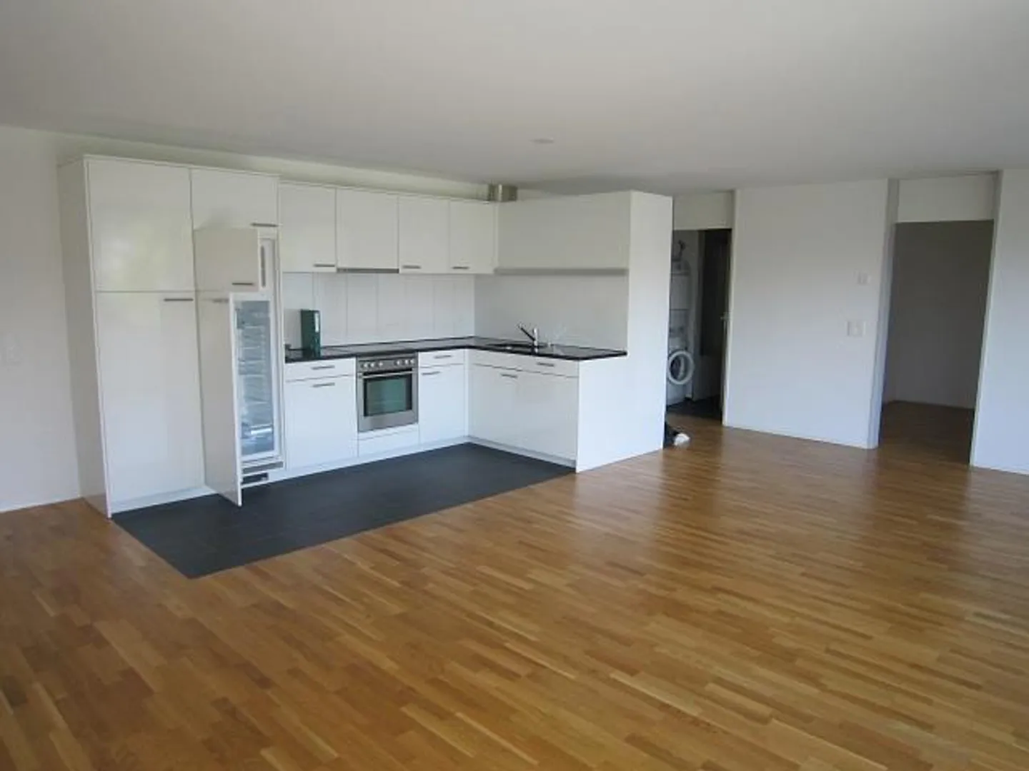 Helle Wohnung mit Balkon - Foto 3 von 7