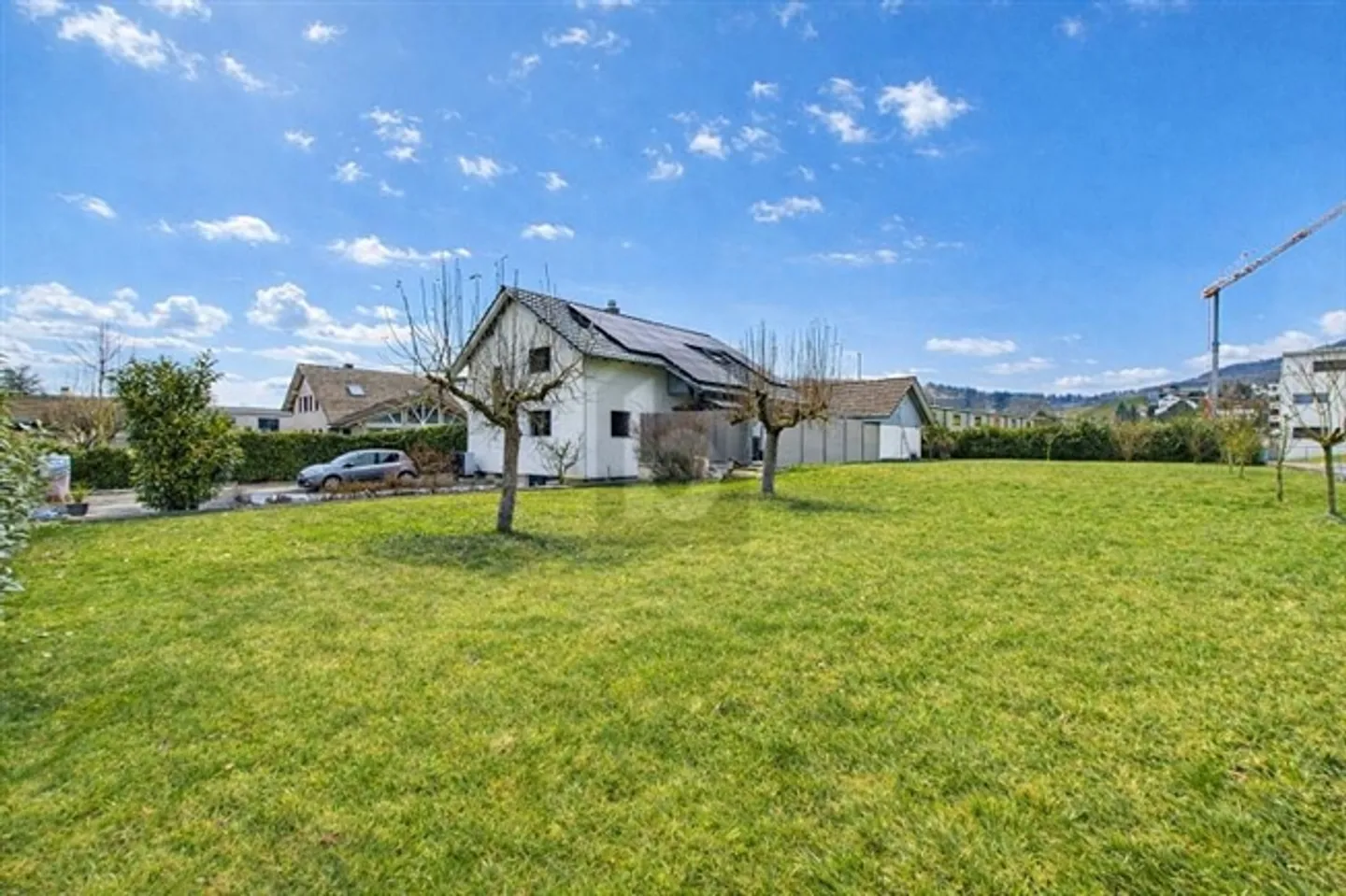 Geräumiges Familienhaus mit Garten - Foto 1 von 6