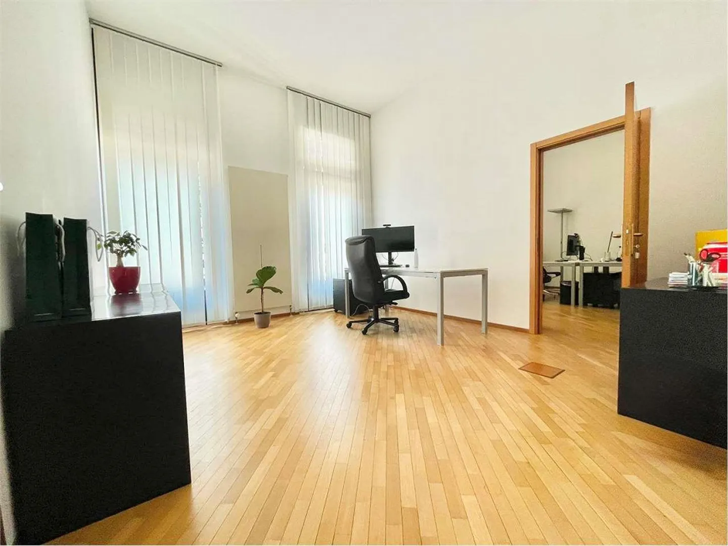 Uffici Comunicanti a Lugano - Foto 2 di 3