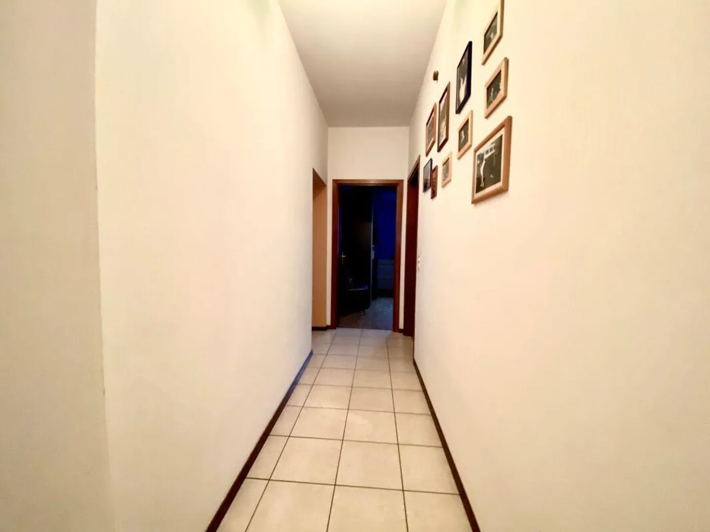 Haus mit drei Wohnungen für Einkommensinvestitionen - Foto 8 von 13