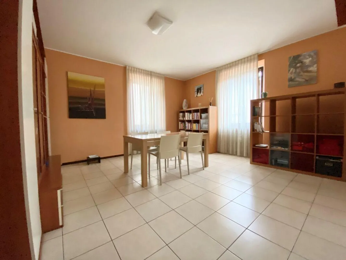 Haus mit drei Wohnungen für Einkommensinvestitionen - Foto 5 von 13