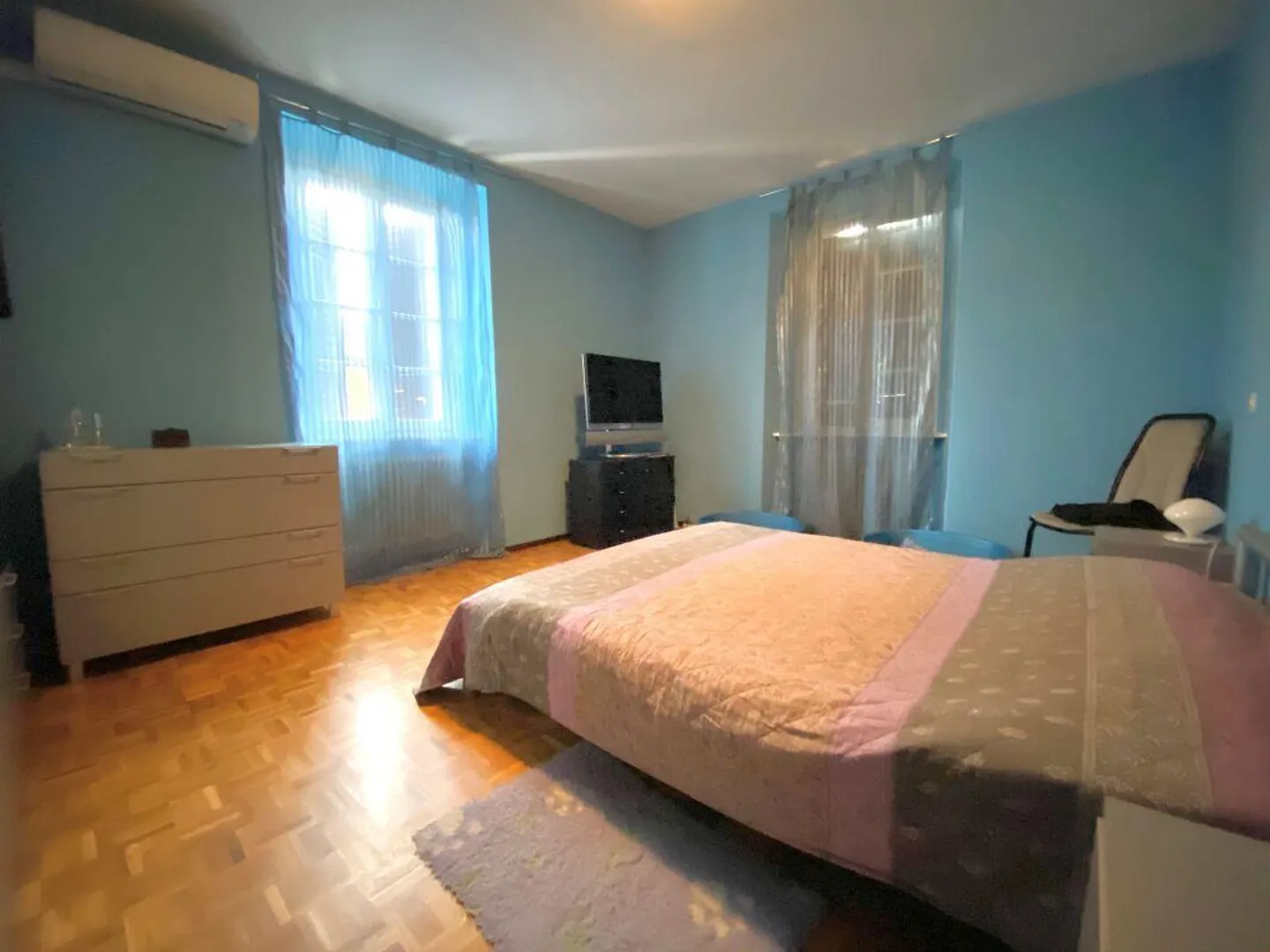 Haus mit drei Wohnungen für Einkommensinvestitionen - Foto 6 von 13