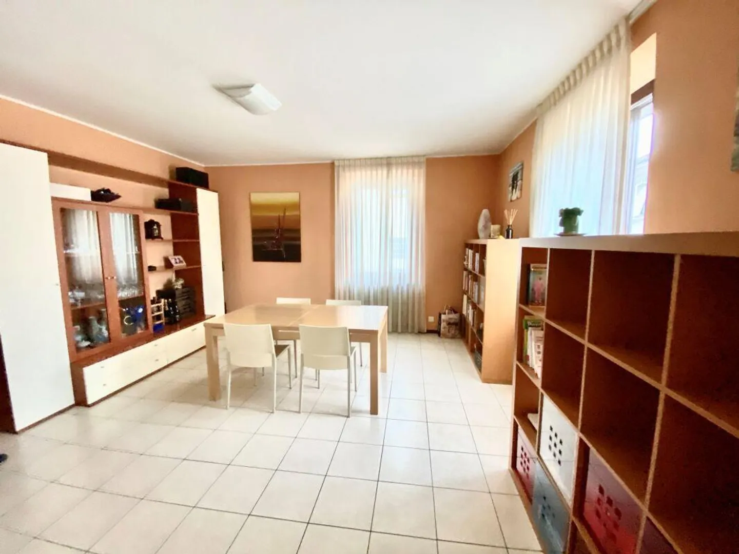Haus mit drei Wohnungen für Einkommensinvestitionen - Foto 10 von 13