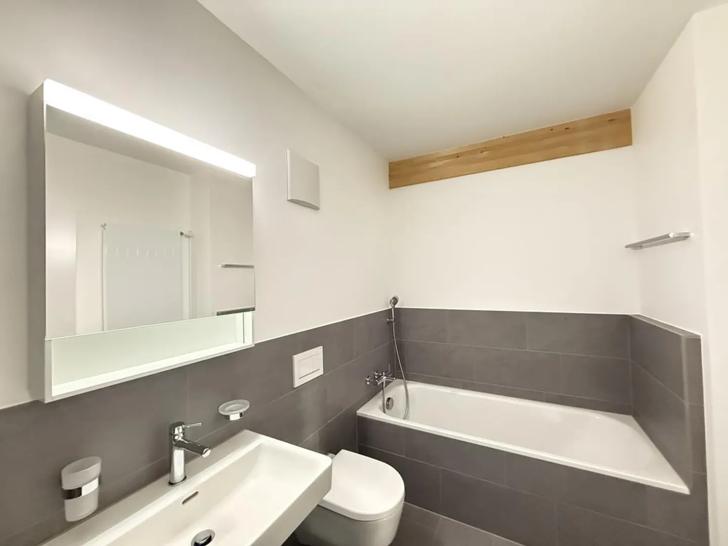 Appartamento di nuova costruzione in un ensemble di castelli storici, a 20 min da Basilea - Foto 8 di 11