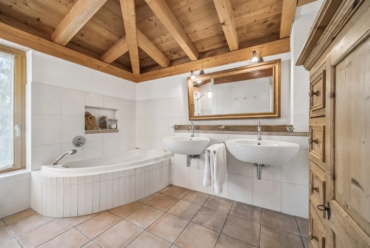 Wunderschöne Villa mit Schwimmbad und exklusiver Master-Suite - Foto 14 von 27