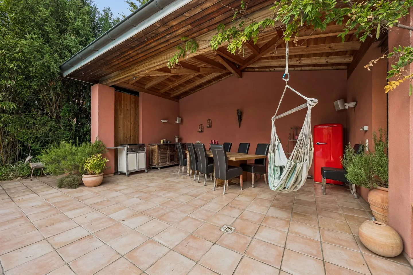 Wunderschöne Villa mit Schwimmbad und exklusiver Master-Suite - Foto 19 von 27