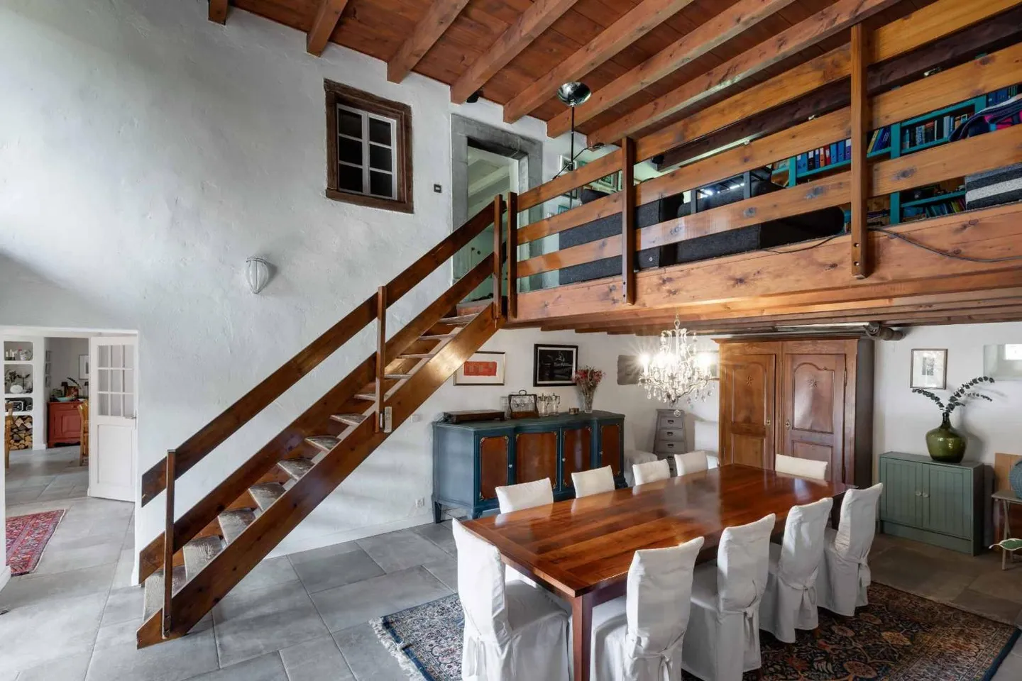 Spacious farmhouse with swimming pool on the edge of the forest - Photo 3 of 8