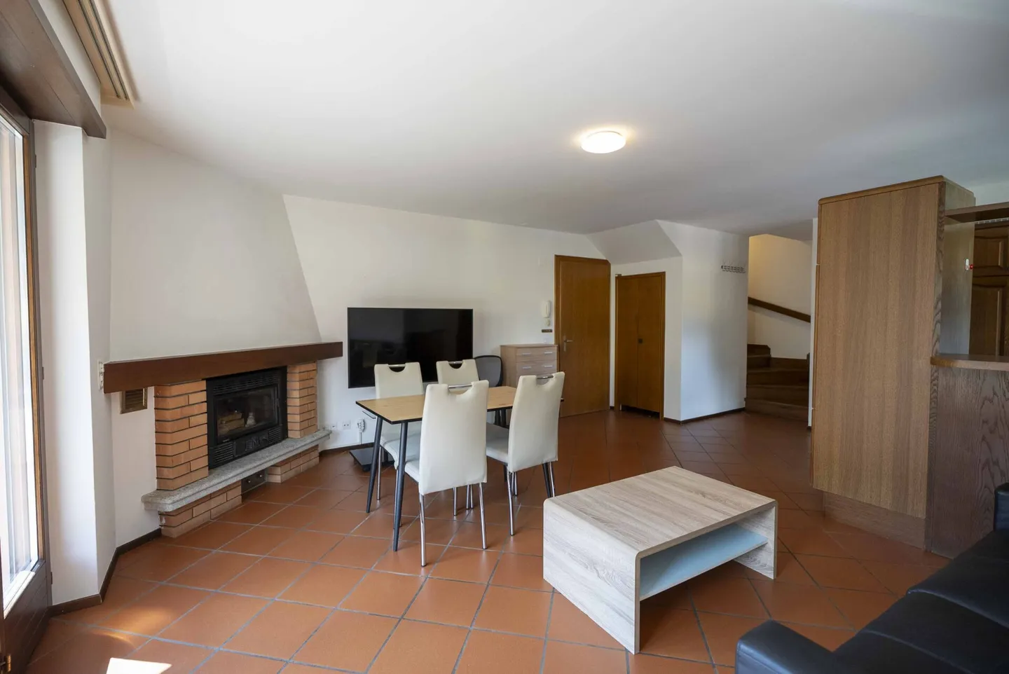 Gorduno: Wir verkaufen eine schöne Einkommensresidenz mit drei großen Wohnungen - Foto 6 von 20