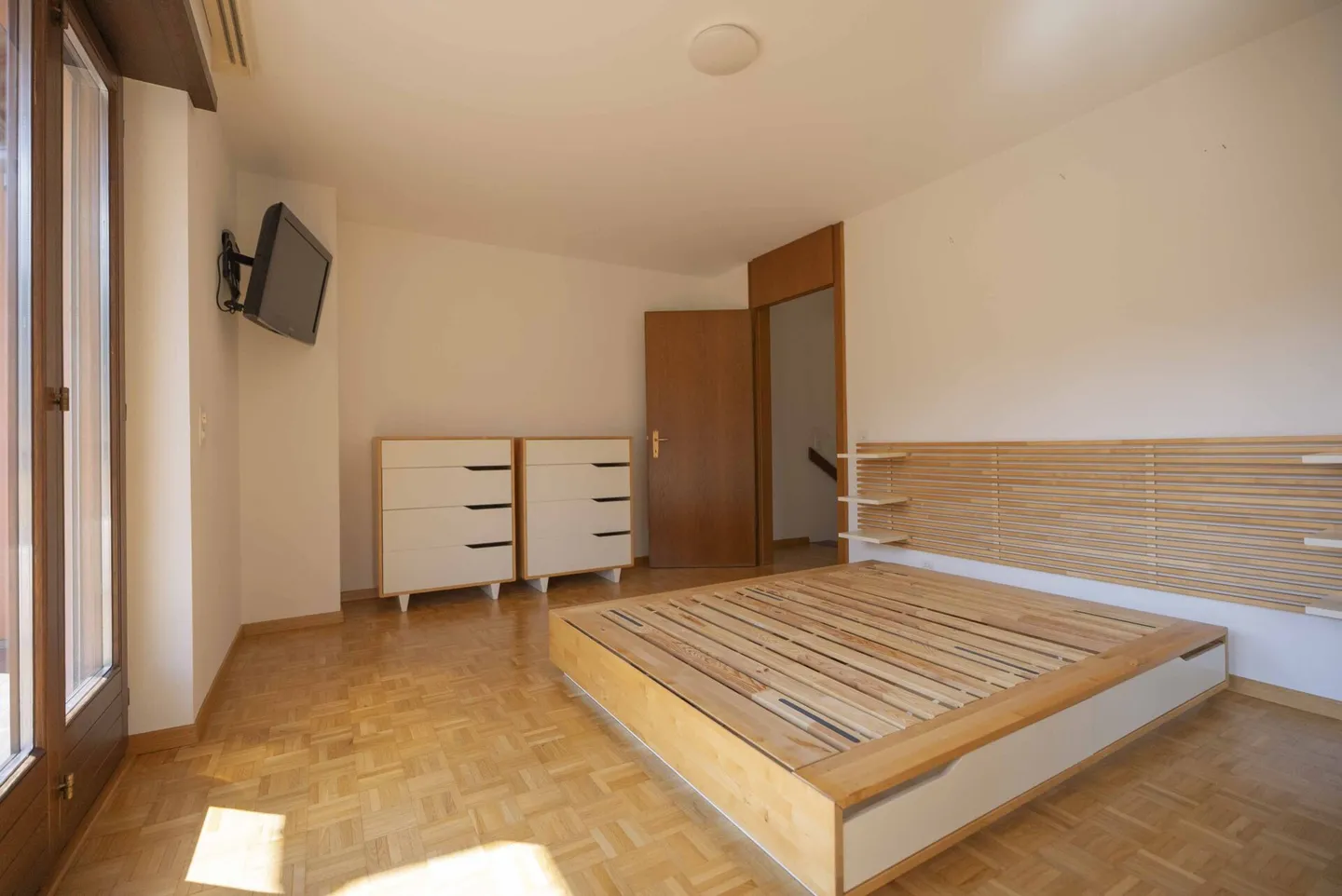 Gorduno: Wir verkaufen eine schöne Einkommensresidenz mit drei großen Wohnungen - Foto 10 von 20