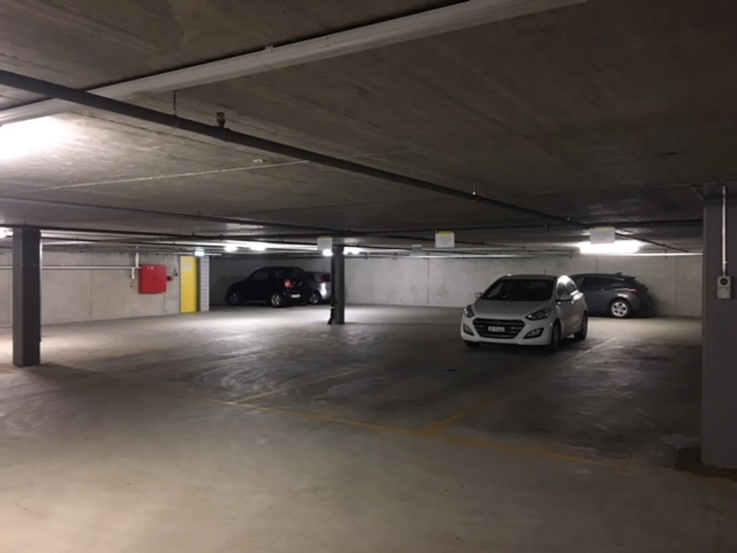«Einstellplatz für Ihr Auto - im Logistikareal in Bülach» - Foto 2 von 2