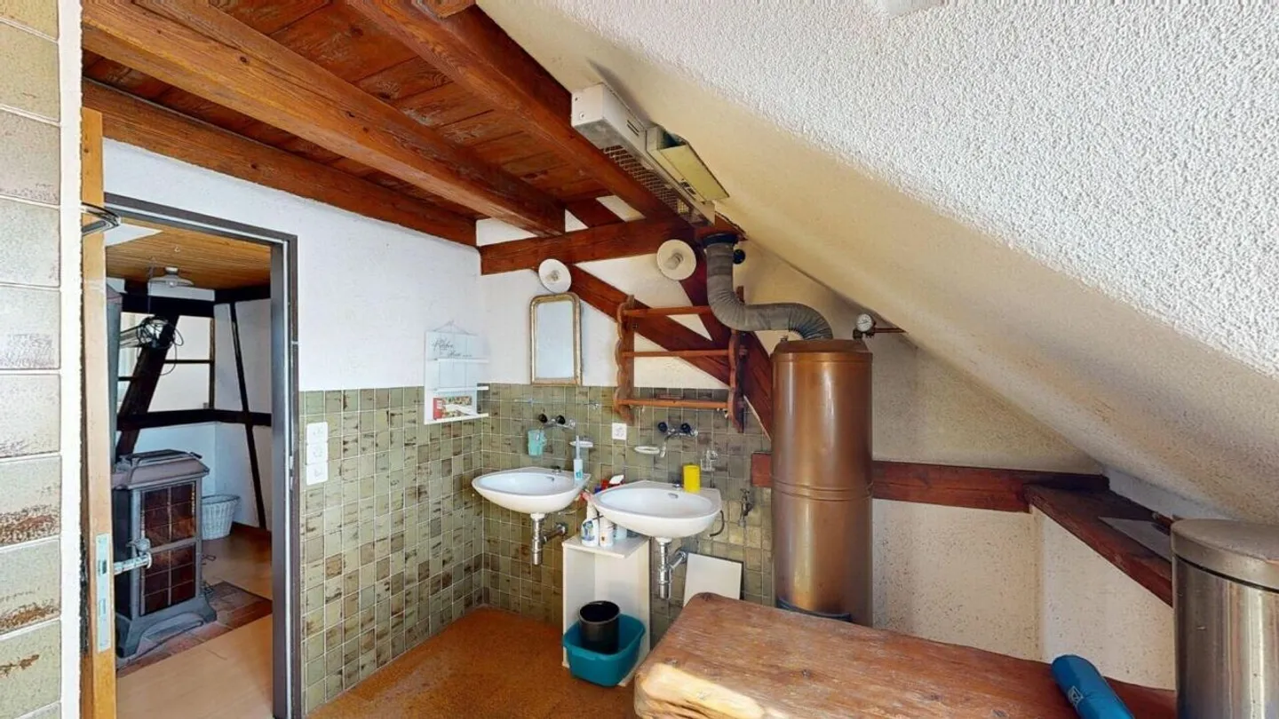 Casa Unica con Officina - Foto 22 di 31
